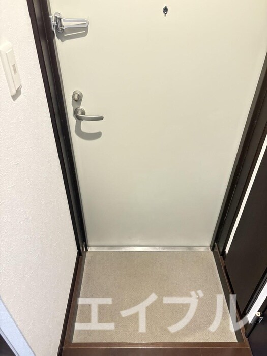 物件内観写真13　(玄関)