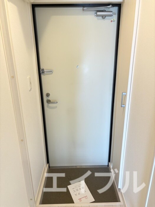 物件内観写真13　(玄関)