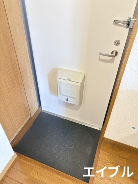 物件内観写真12　(玄関)