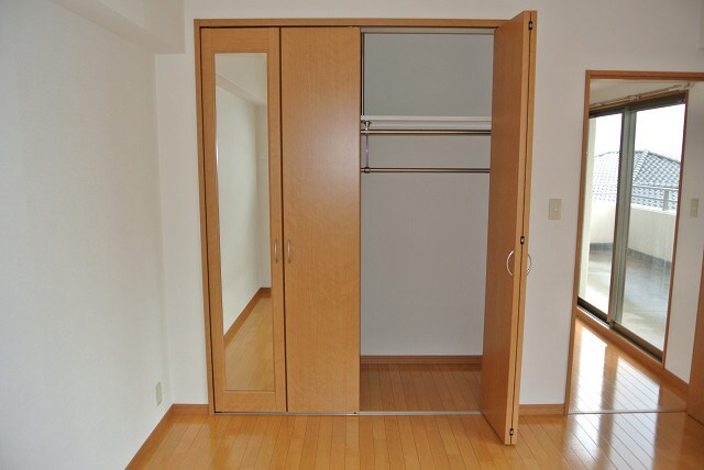 物件内観写真12　(収納)