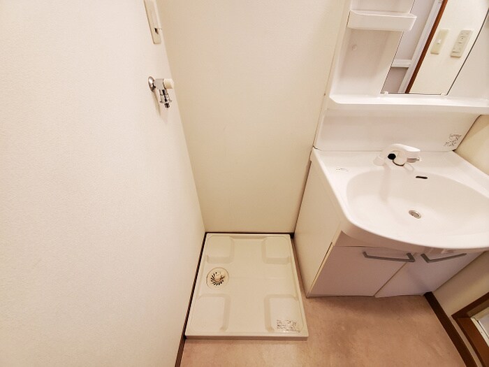 物件内観写真18　(洗濯機置場)