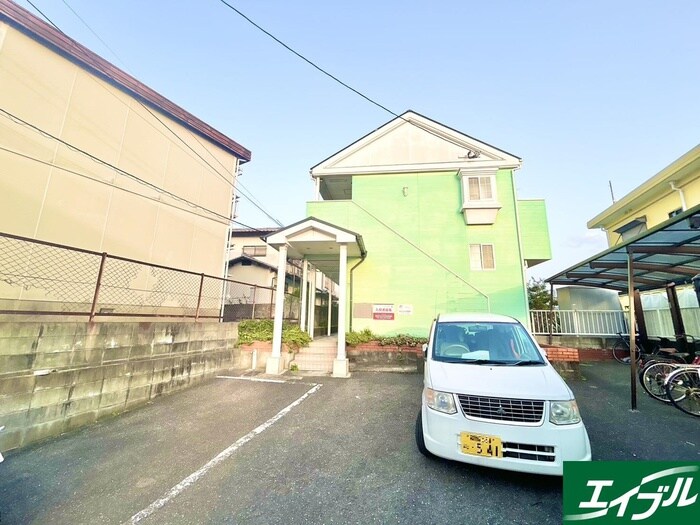 物件外観写真2　(駐車場)