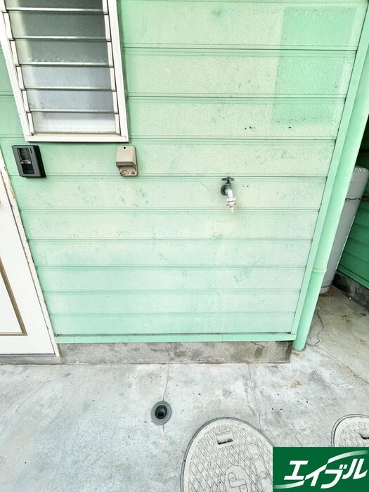 物件内観写真18　(洗濯機置場)