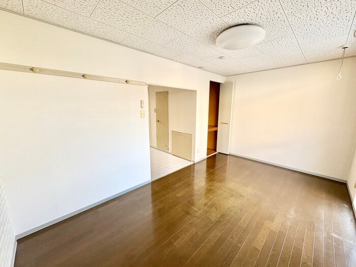 物件内観写真10　(居室)