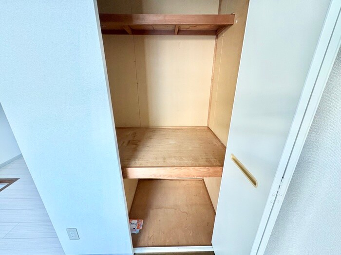 物件内観写真15　(収納)