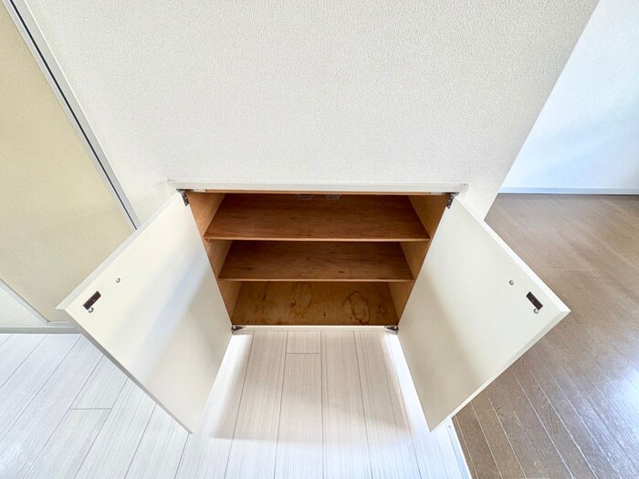 物件内観写真18　(靴箱)