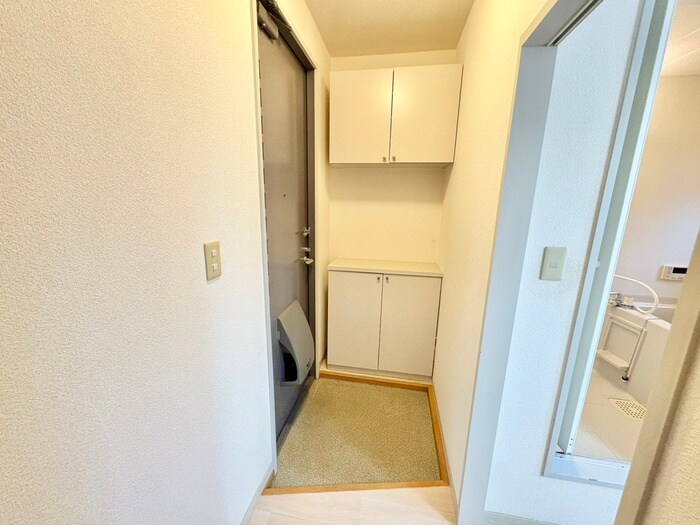 物件内観写真16　(玄関)