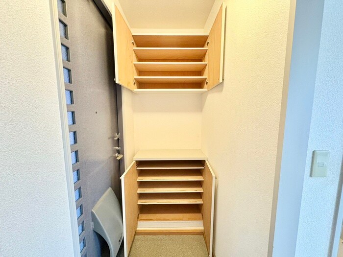 物件内観写真18　(靴箱)