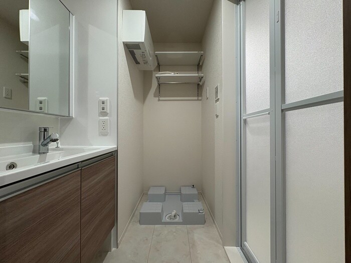 物件内観写真12　(洗濯機置場)