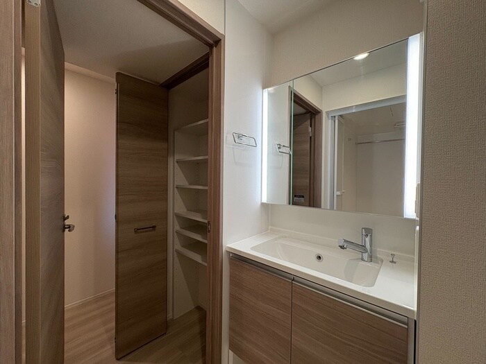 物件内観写真12　(洗面)