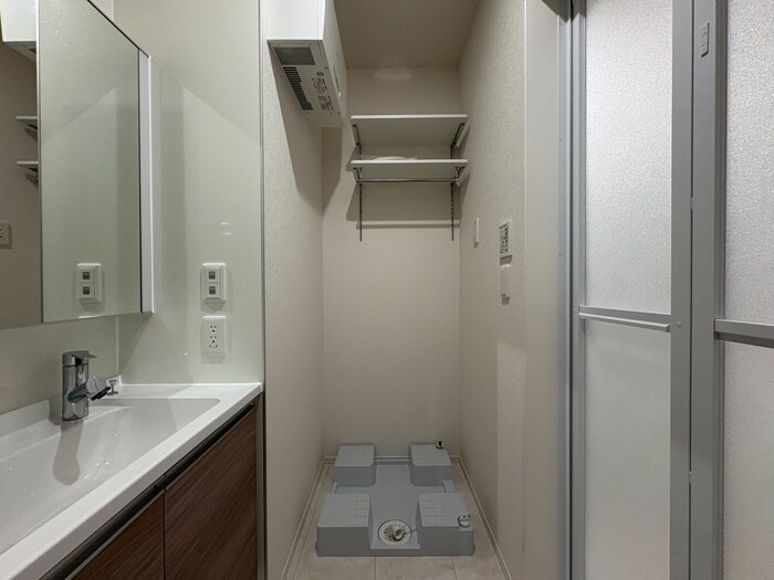 物件内観写真13　(洗濯機置場)