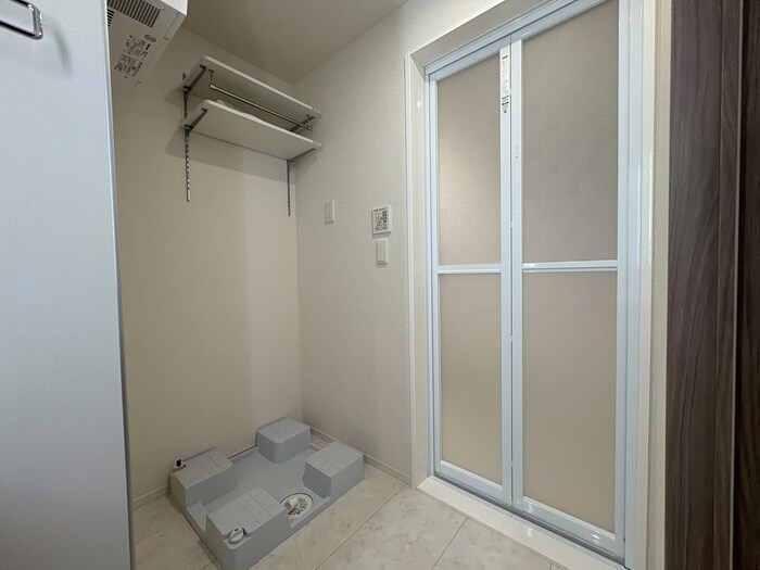 物件内観写真13　(洗濯機置場)