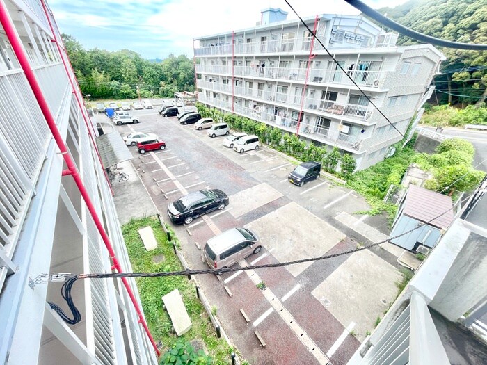 物件外観写真2　(駐車場)