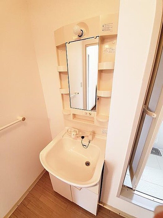 物件内観写真9　(洗面)