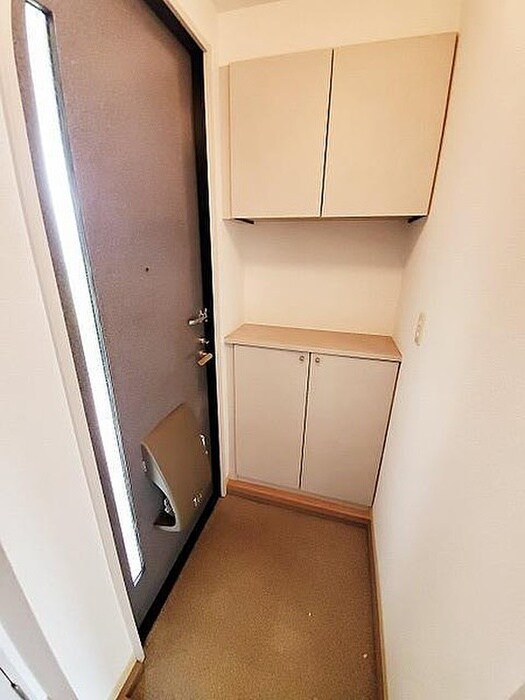 物件内観写真18　(玄関)