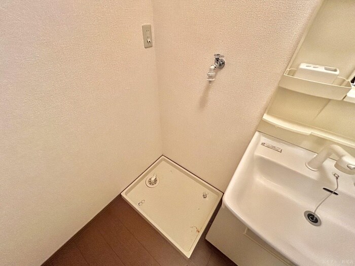 物件内観写真9　(洗濯機置場)