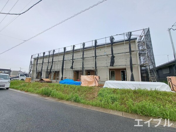 建築中
