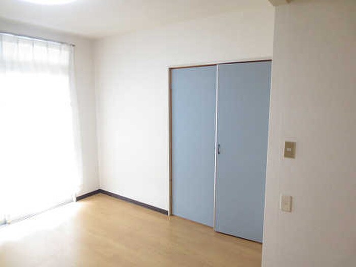 物件内観写真10　(居室)