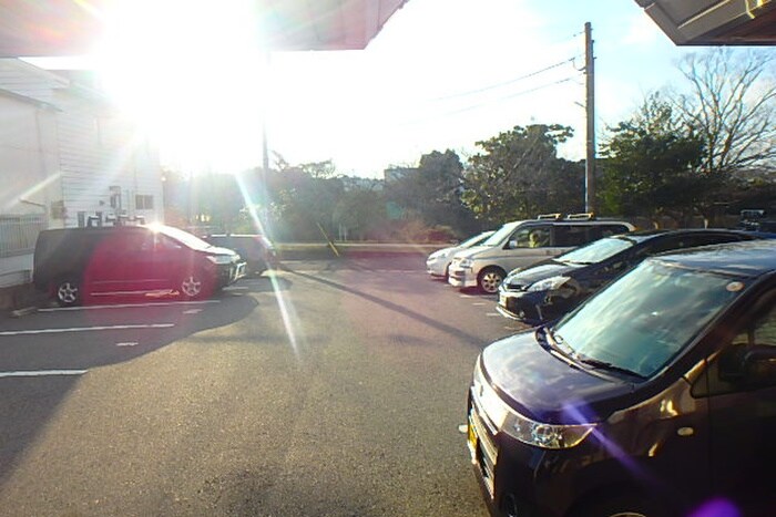 物件外観写真3　(駐車場)