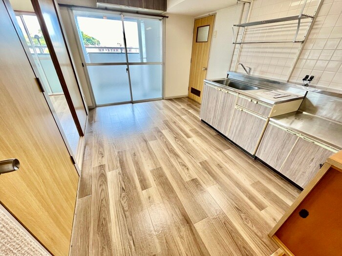 物件内観写真4　(居室)