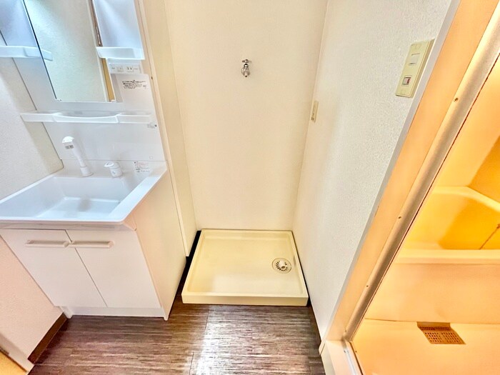 物件内観写真11　(洗濯機置場)