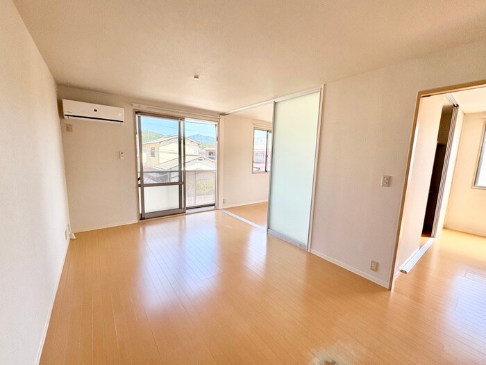 物件内観写真4　(居室)