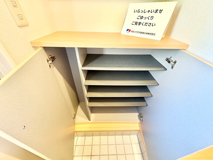 物件内観写真12　(靴箱)