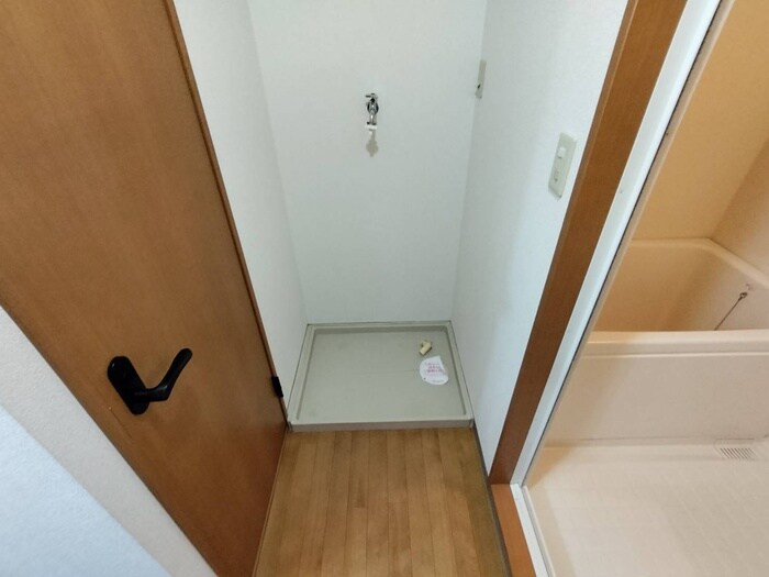 物件内観写真20　(洗濯機置場)