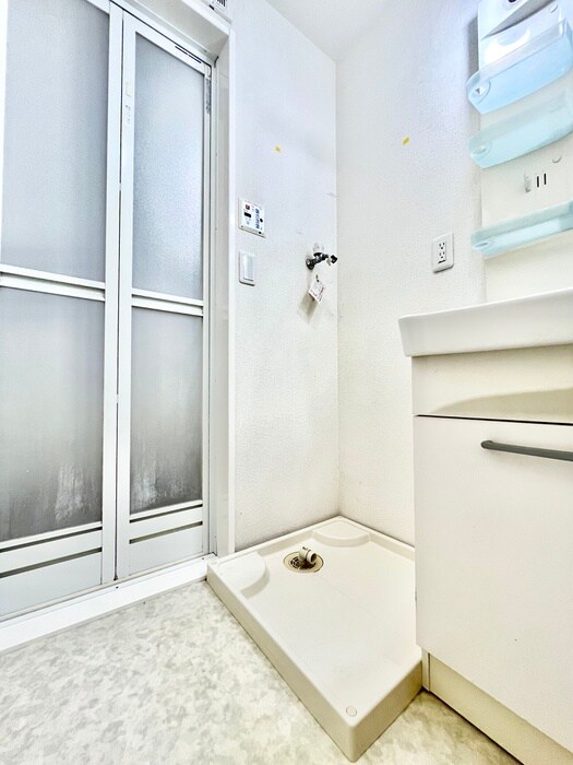 物件内観写真15　(洗濯機置場)