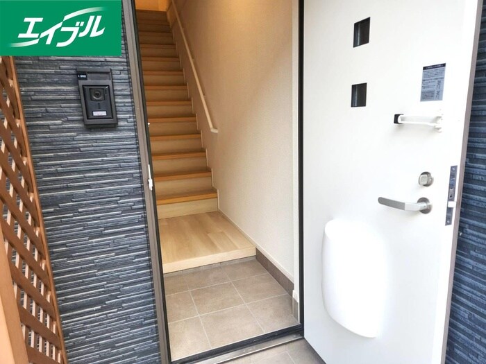 物件内観写真17　(玄関)