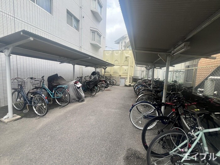 物件外観写真4　(駐輪場)