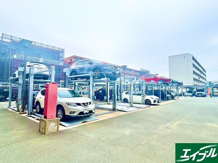 物件外観写真4　(駐車場)