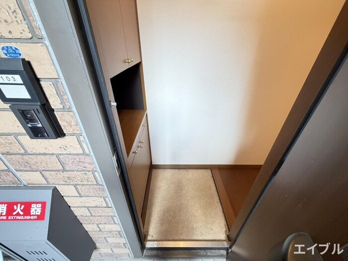 物件内観写真16　(玄関)