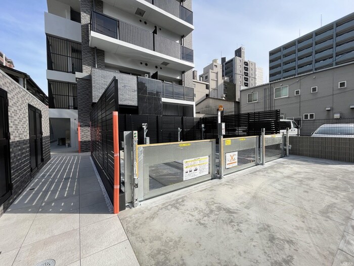 物件外観写真3　(駐車場)