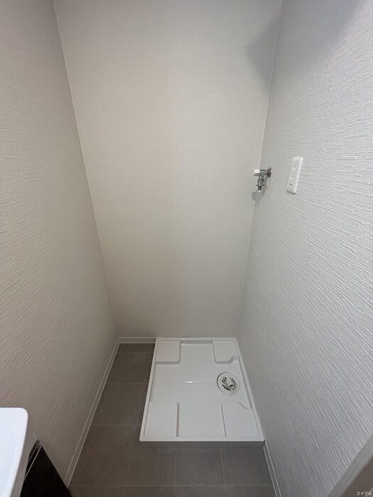 物件内観写真14　(洗濯機置場)