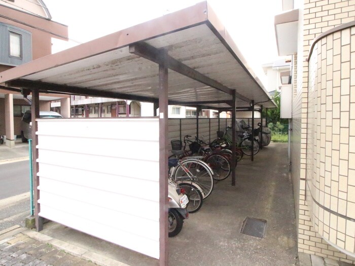 物件外観写真5　(駐輪場)