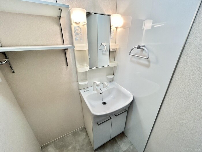 物件内観写真8　(洗面)