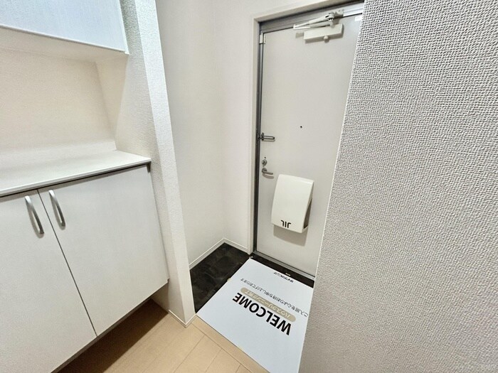 物件内観写真11　(玄関)