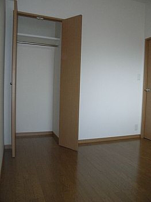 物件内観写真12　(収納)