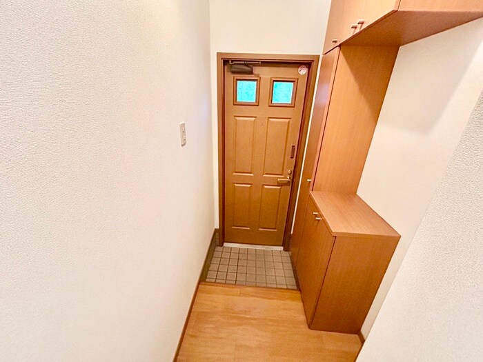 物件内観写真11　(玄関)
