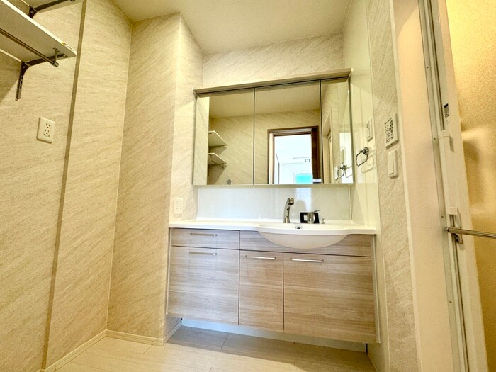 物件内観写真12　(洗面)