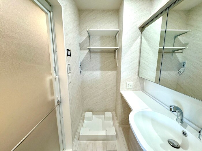 物件内観写真13　(洗濯機置場)