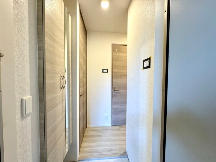 物件内観写真16　(玄関)