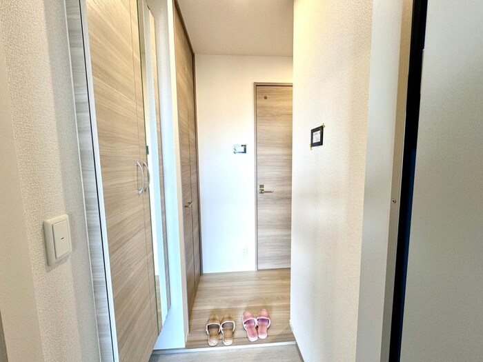 物件内観写真16　(玄関)