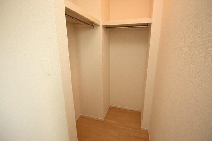 物件内観写真13　(収納)