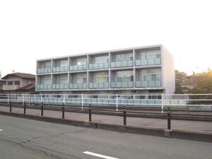 タテスリ－地行(106)外観写真