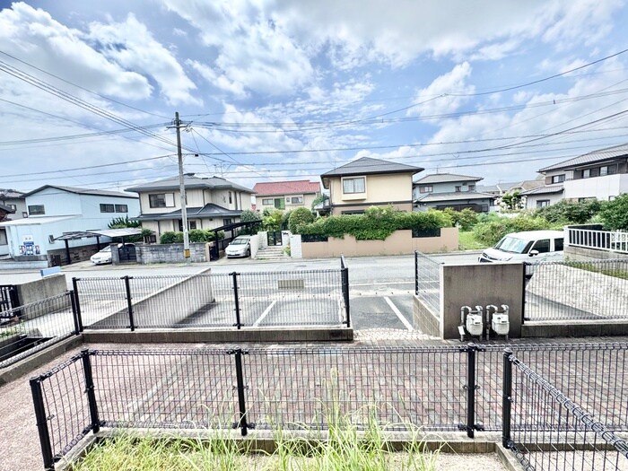 物件内観写真11　(室内からの展望)