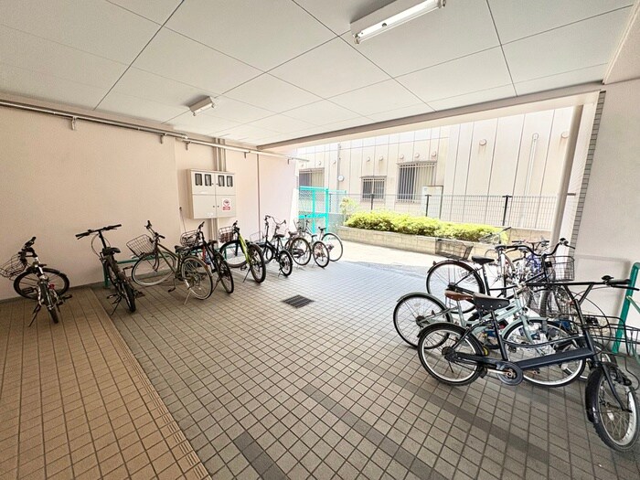 物件外観写真6　(駐輪場)