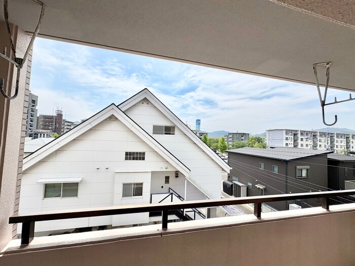 物件内観写真14　(室内からの展望)