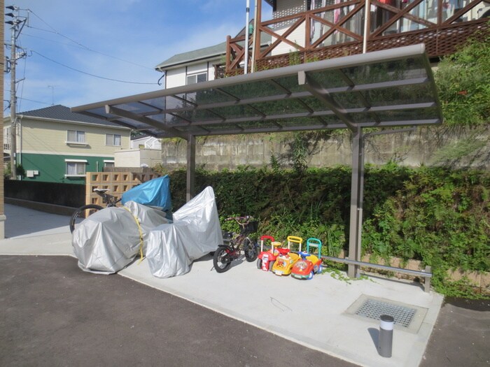 物件外観写真3　(駐輪場)